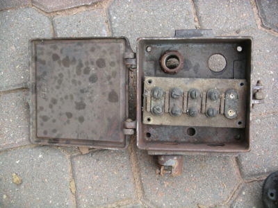 Pyle 5 Wire Junction Box.jpg