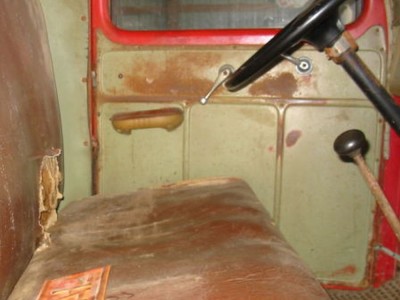 1948federaltruckinterior3cropped.jpg