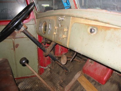 1948federaltruckinterior2.jpg