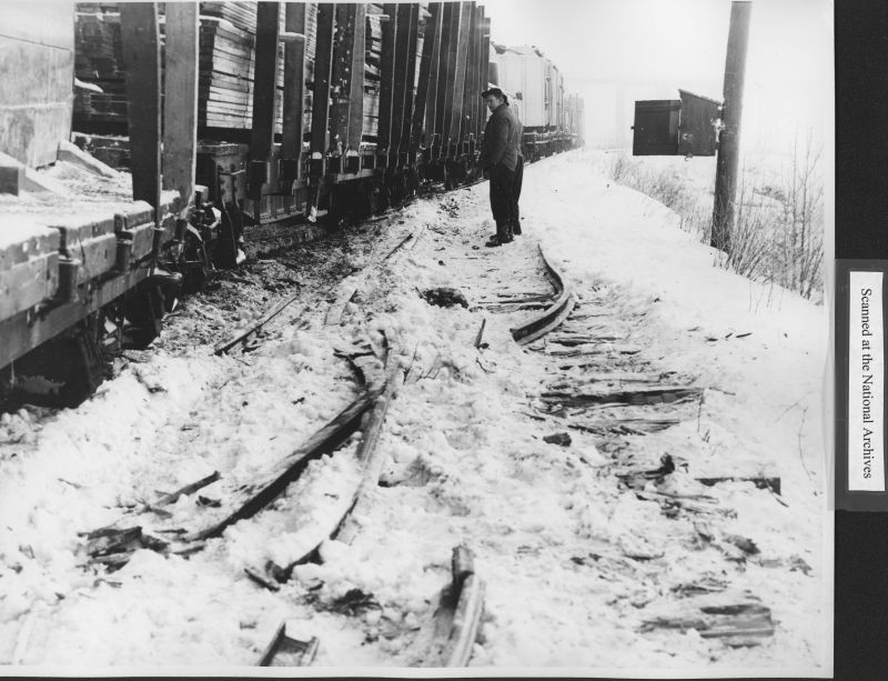 556 and 559 derailment reduced - 3.jpg