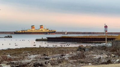 SS United States New Castle Small.jpg