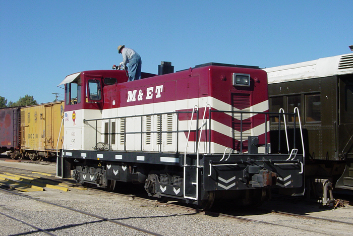 mounting horns on 5119-1.jpg