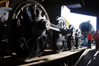 D33969PS  Low level view of 261's drivers in shop at MSP Jct, MN  12-9-11.jpg