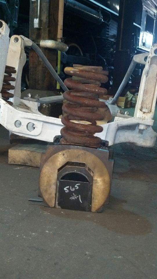 Pilot truck journal with spring.jpg