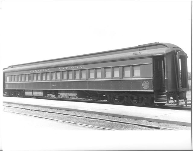 CNR Coach in 1954 paint small.jpg