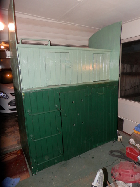 cupboards 005-001.JPG