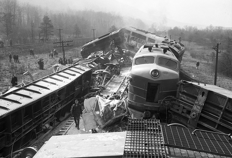 wreck b&o diesel 031448 04.jpg