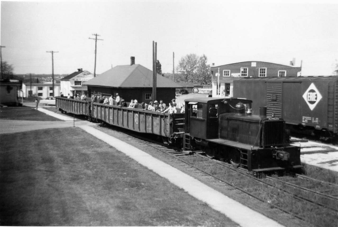 Stewartstown 8, NRHS Special, EB, Hungerford, PA, 5-20-56; by R.W.Jannsen; MRHL COll..jpg